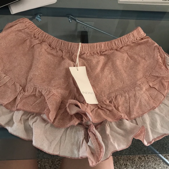 Indah ruffle pink daisy shorts - Picture 4 of 6